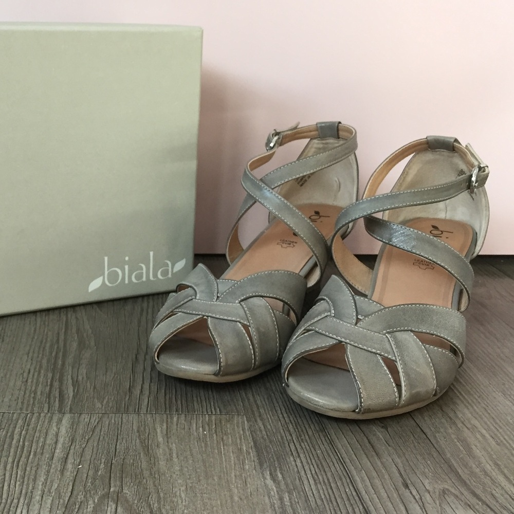 Biala Julie Grey Wedge Sandal Size 39 Like New!